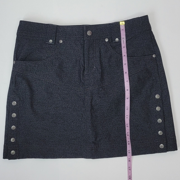 Athleta Take a Hike Side Snap Charcoal Grey Skirt/ 2. - Picture 6 of 11